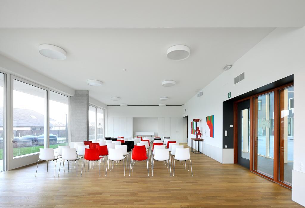 Hotel Middelpunt - Gratis Parking - Ontbijt Inbegrepen! Middelkerke Esterno foto