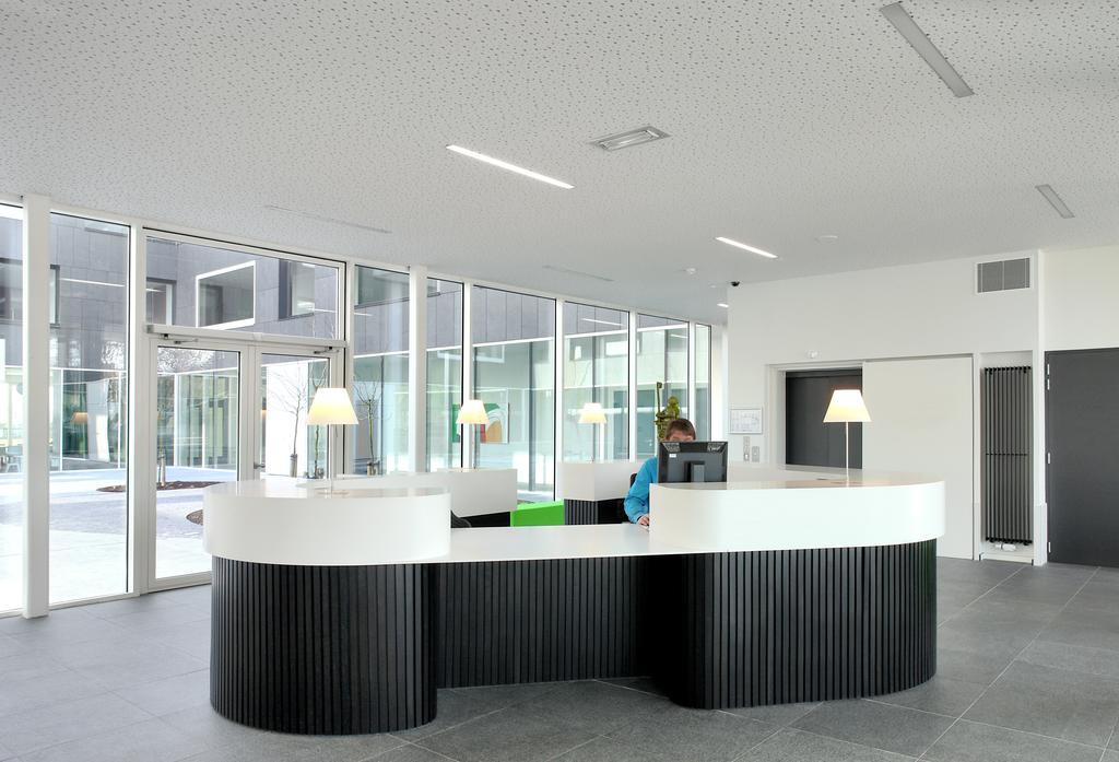 Hotel Middelpunt - Gratis Parking - Ontbijt Inbegrepen! Middelkerke Esterno foto