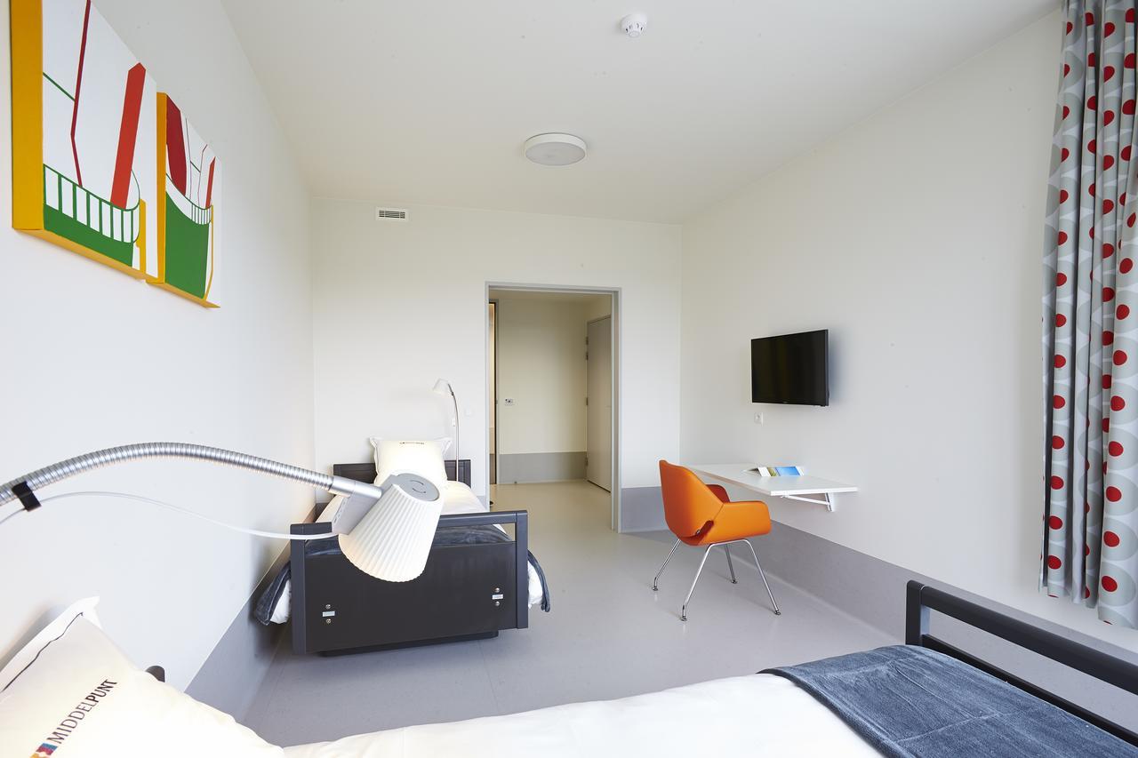 Hotel Middelpunt - Gratis Parking - Ontbijt Inbegrepen! Middelkerke Esterno foto