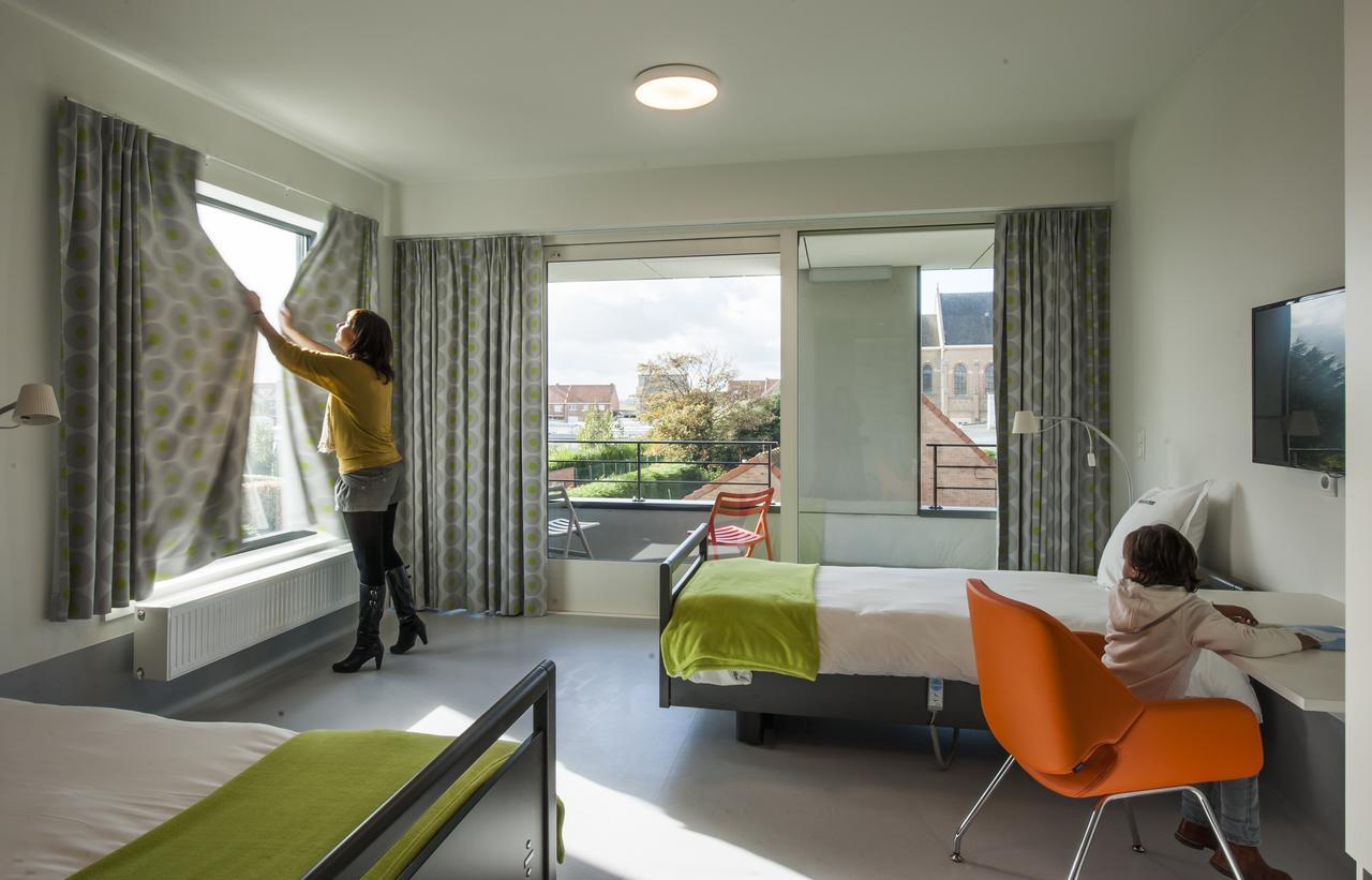 Hotel Middelpunt - Gratis Parking - Ontbijt Inbegrepen! Middelkerke Esterno foto